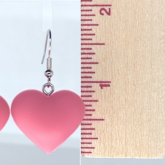 Three-dimensional Pendants Plastic Heart Shape Dangle Earrings - Picture 2 of 2